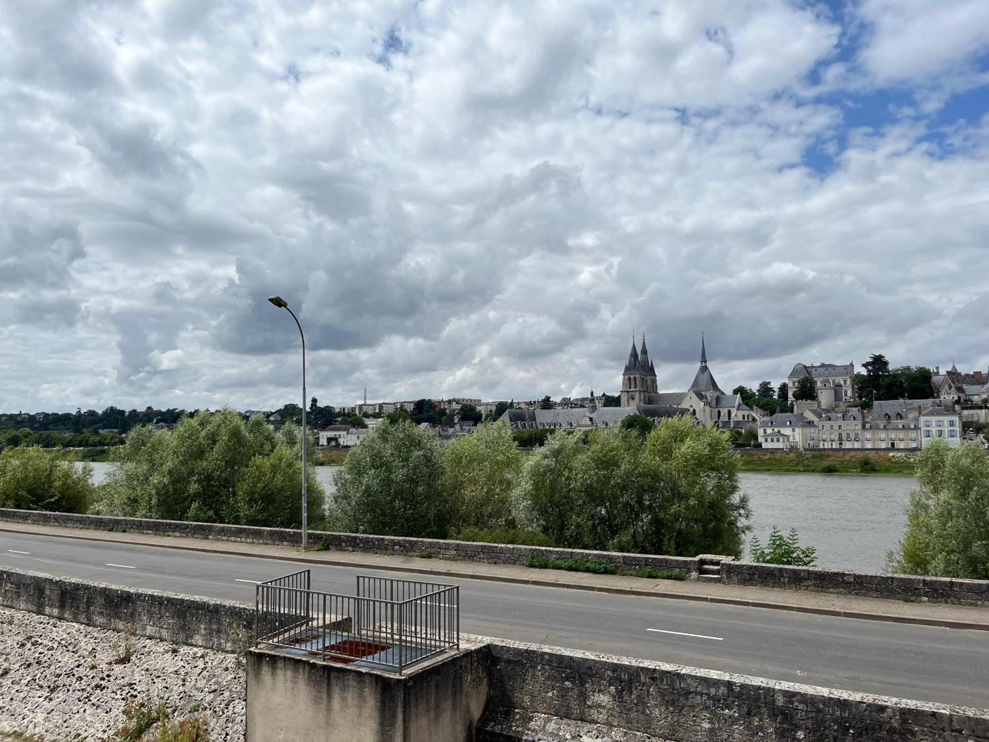 Apartamento Quai De La Loire Blois Exterior foto