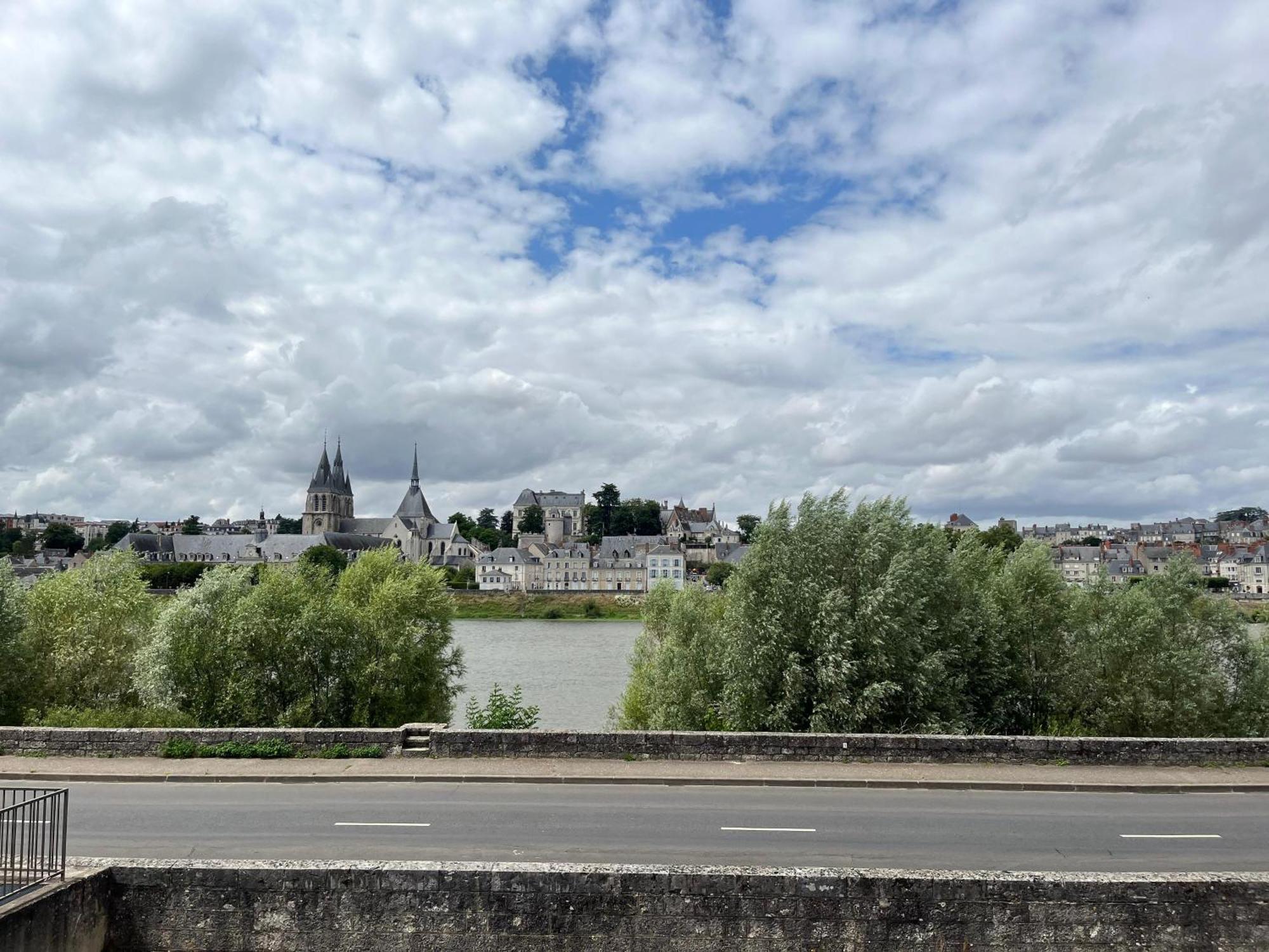 Apartamento Quai De La Loire Blois Exterior foto