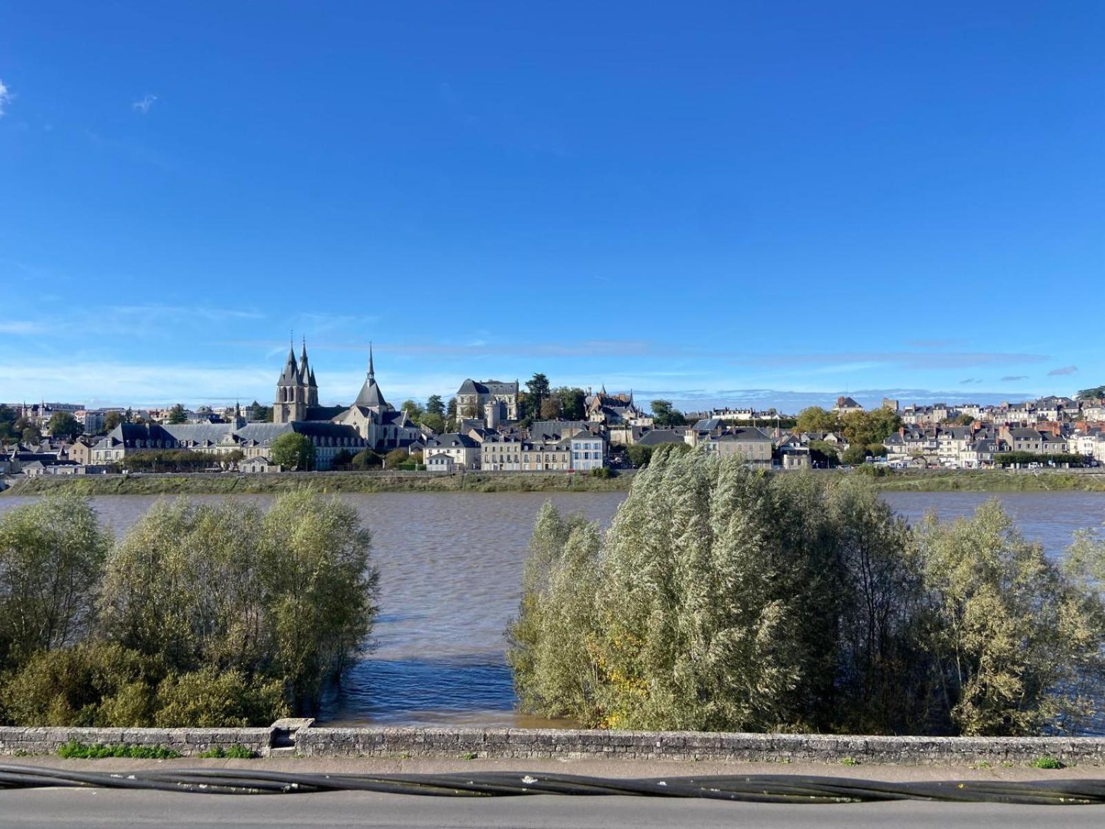 Apartamento Quai De La Loire Blois Exterior foto